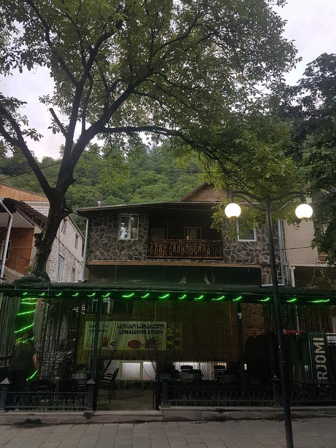 Emi House Hotel Borjomi Esterno foto